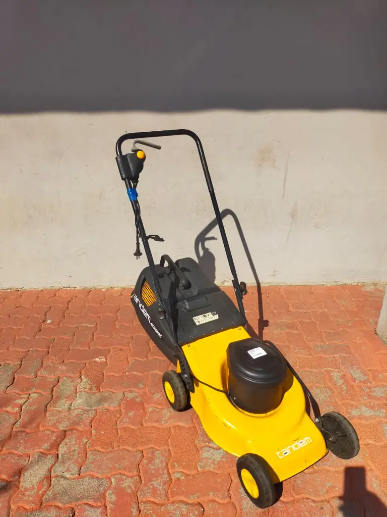 Tandem Aerovac Lawn Mower - View 2