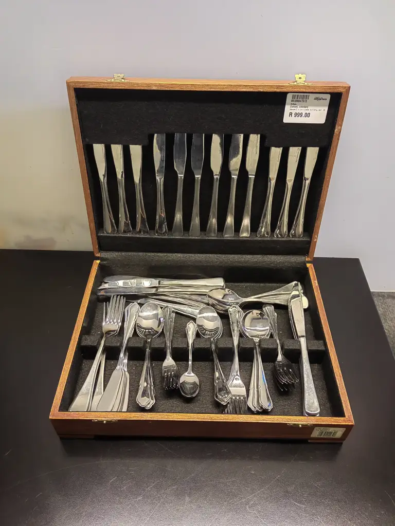 Maxwell & Williams Cutlery Set - View 2
