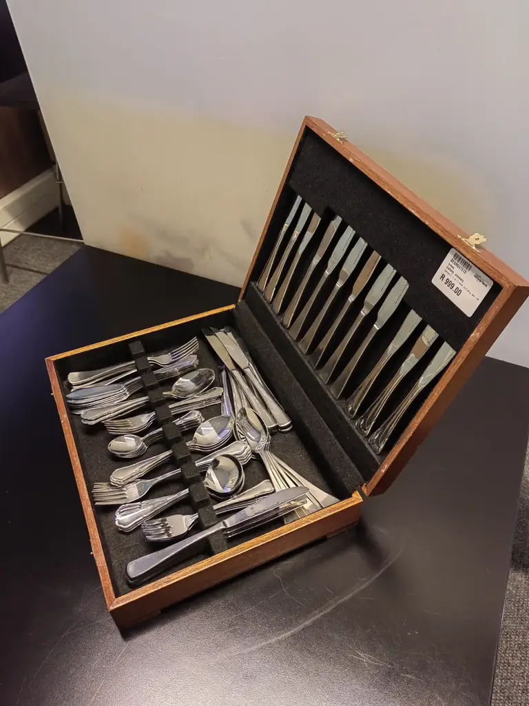 Maxwell & Williams Cutlery Set - View 3