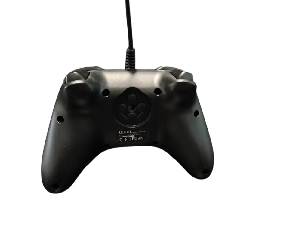 Horipad Nintendo Switch Controller - View 3