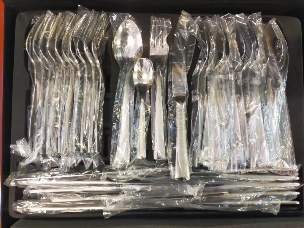 Original Le Morgan 72 Piece Cutlery Set - View 7