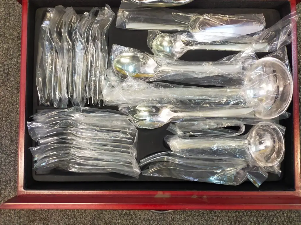 Original Le Morgan 72 Piece Cutlery Set - View 6