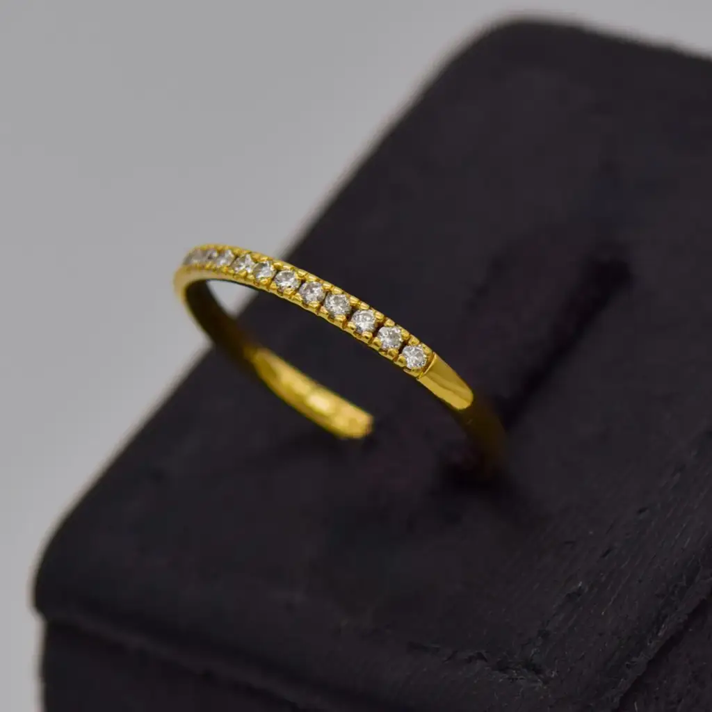 18Ct Yellow Gold Half Eternity Ring - View 3