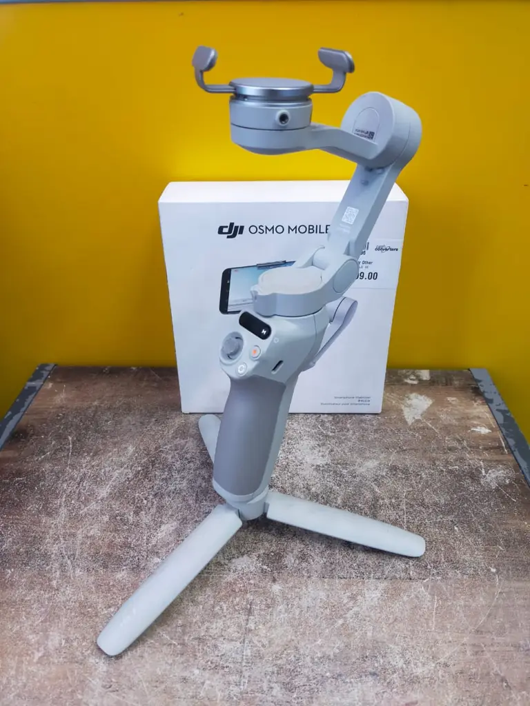Dji Osmo Mobile Se Gimbal Stabilizer - View 2