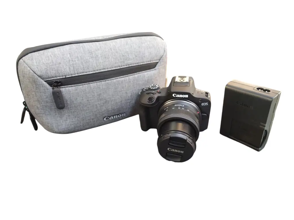 Canon Eos R100 Digital Camara - View 3