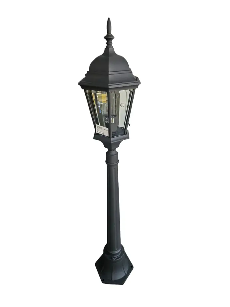 Radiant Thames Ls234 Pole Mount Outdoor Light - View 2