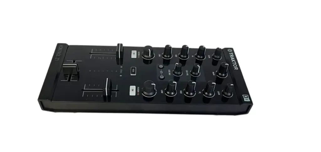 Traktor Kontrol Z1 Dj Mixing Interface - View 3