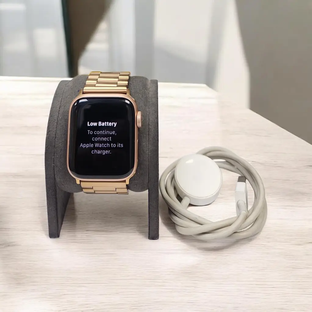 Apple Series 6 40Mm Watch - View 2
