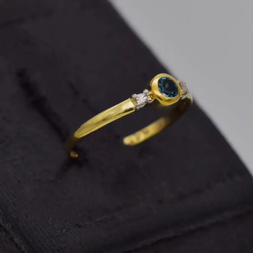 9ct Yellow Gold Dress Ring - View 2