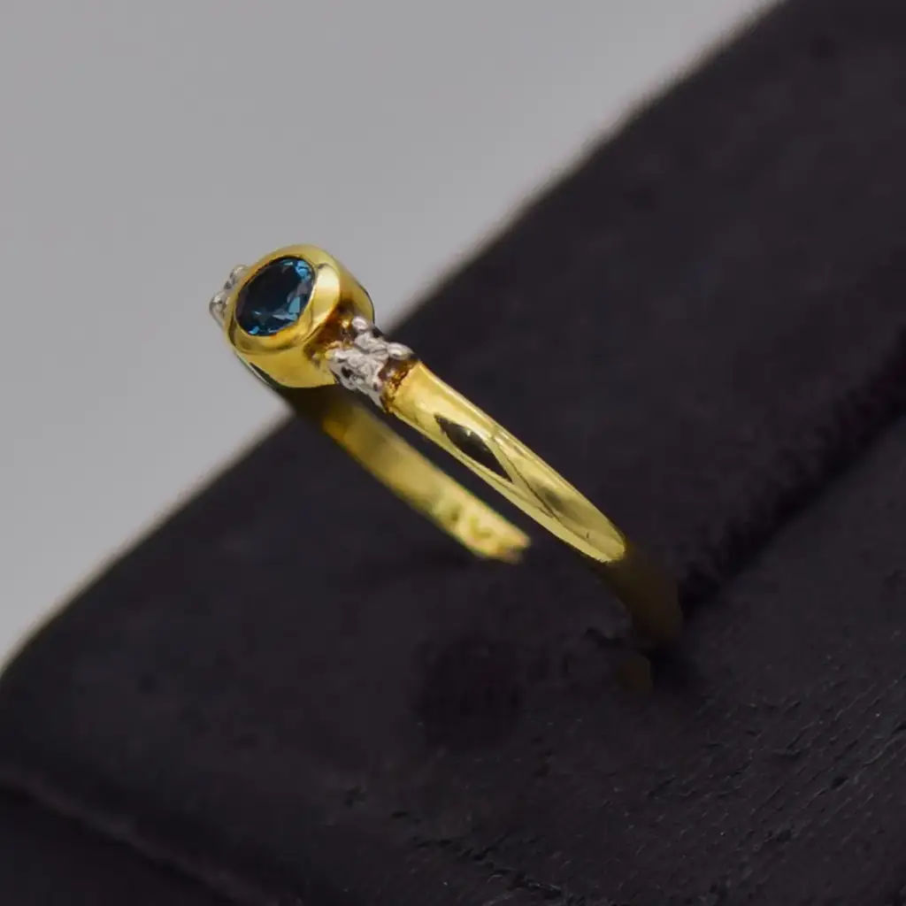 9ct Yellow Gold Dress Ring - View 3