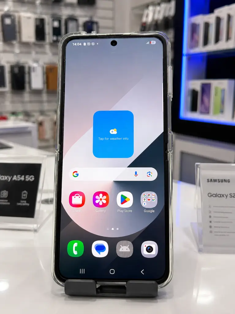 Samsung Galaxy Z Flip6 (256Gb) – Foldable Smartphone - View 2