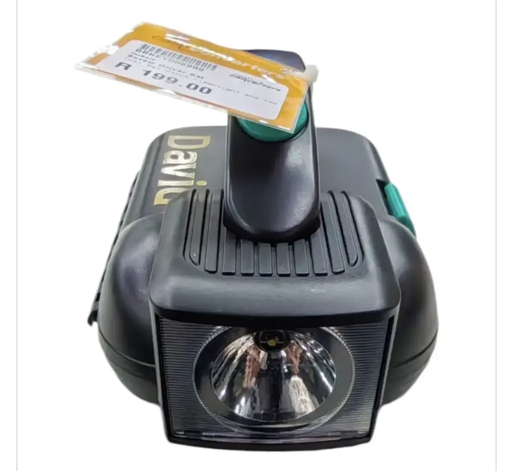 24-Piece Portable Flashlight And Tool Set: - View 2