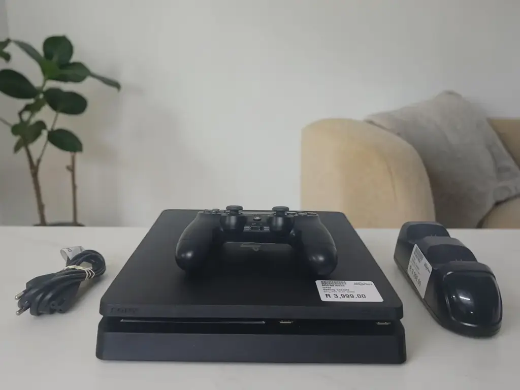 Playstation 4 Slim 500Gb Bundle With Dual Charging Dock & Controller