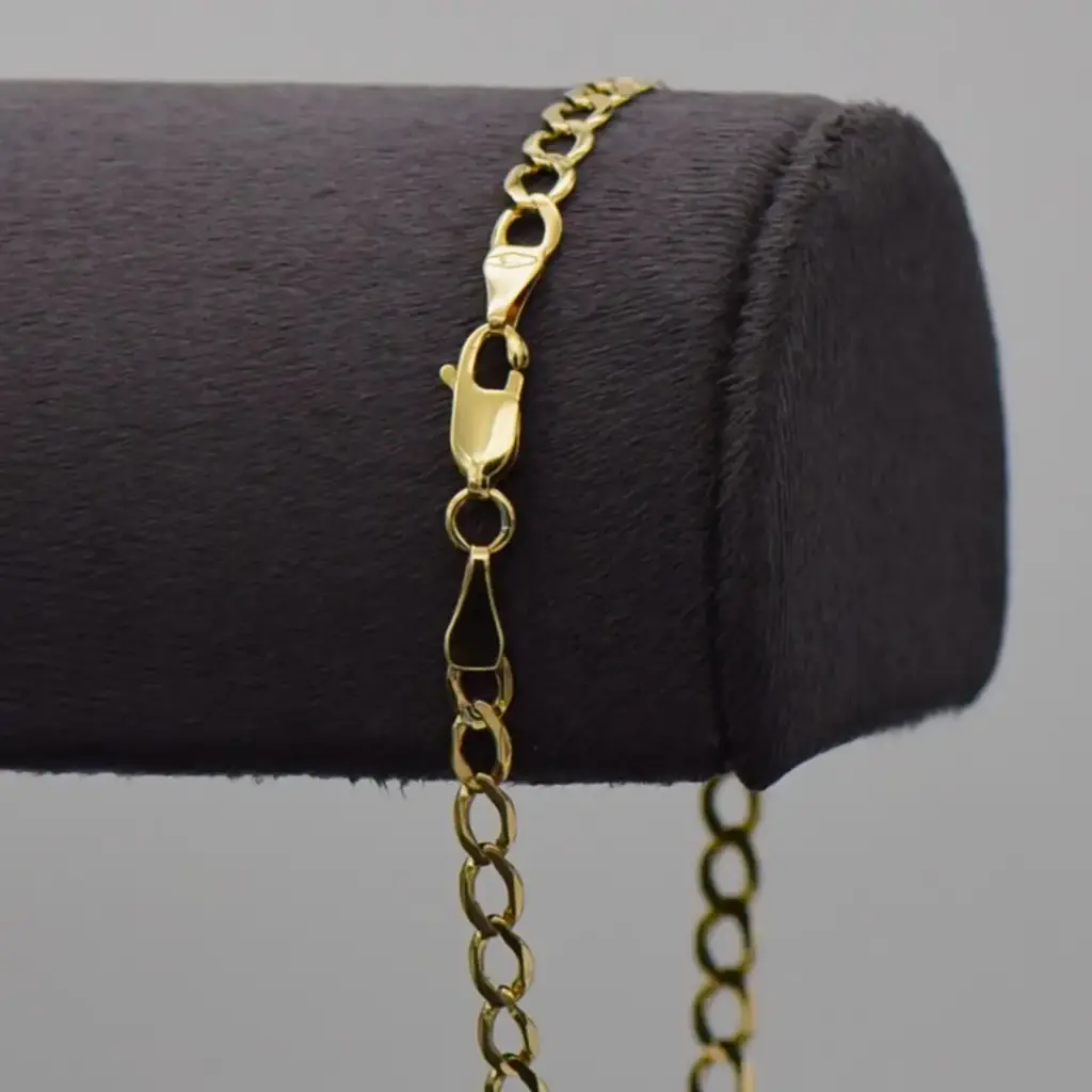 9ct Yellow Gold Bracelet Curb-Link - View 2