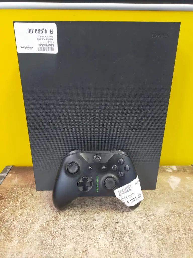 Xbox One X 1Tb Gaming Console - 1X Controller - View 3