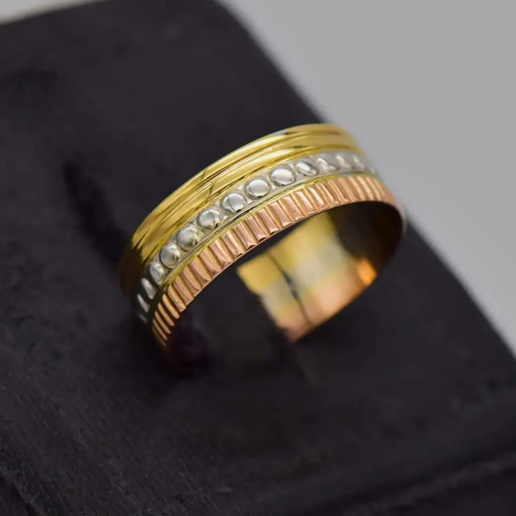 18ct Tri Colour Gold Wedding Band Patterned - View 2