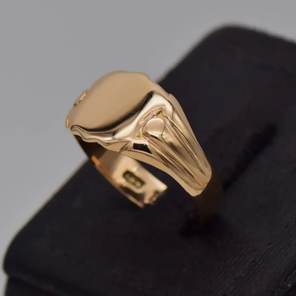 9ct Yellow Gold Men's Ring - View 3