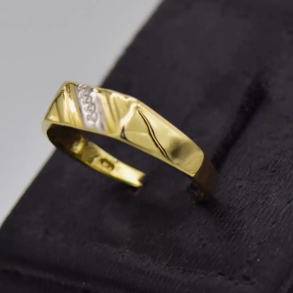 9ct Yellow Gold Men's Ring - View 3