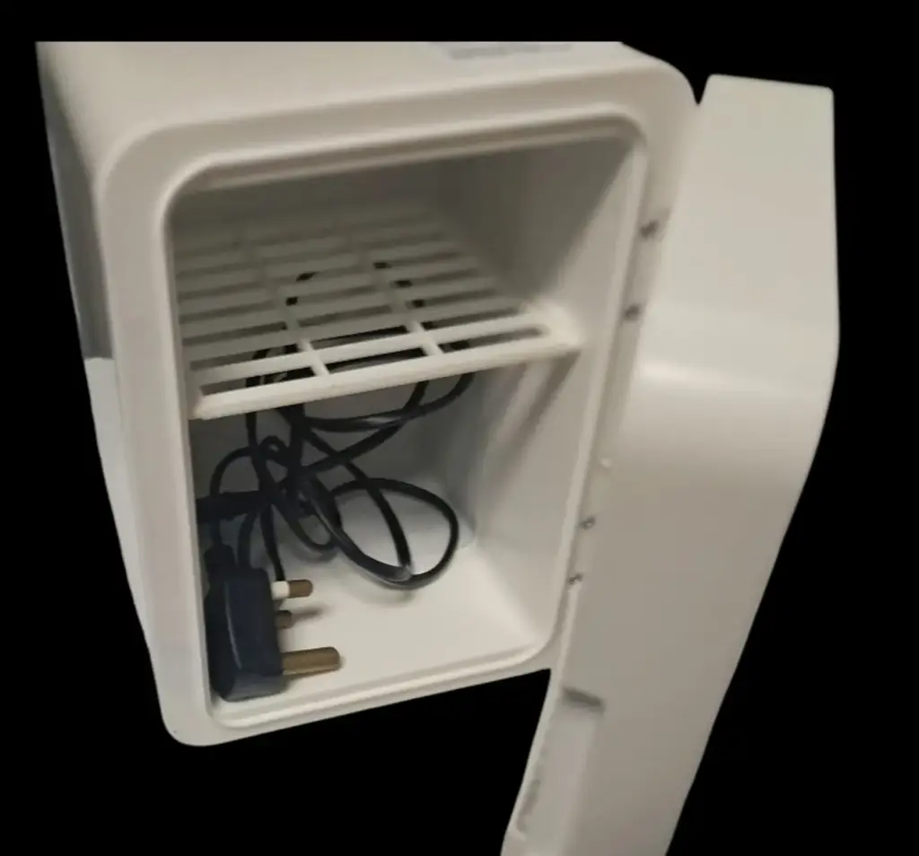 Beauty Light Cooler Mini Fridge - View 4