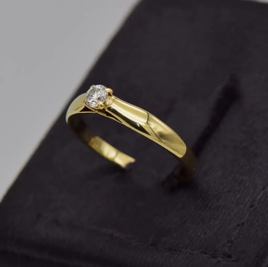 9ct Yellow Gold Solitaire Ring - View 3