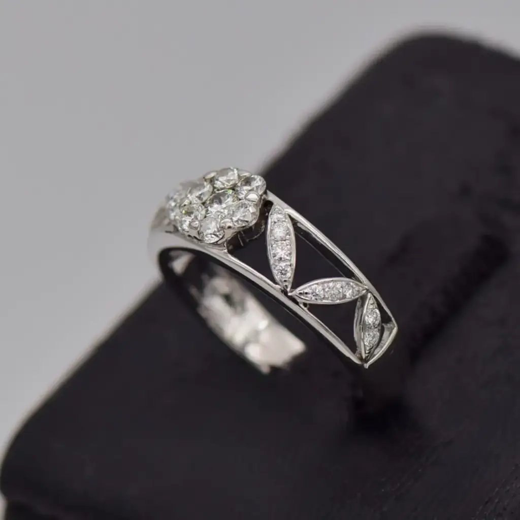 18ct White Gold Dress Ring - View 3