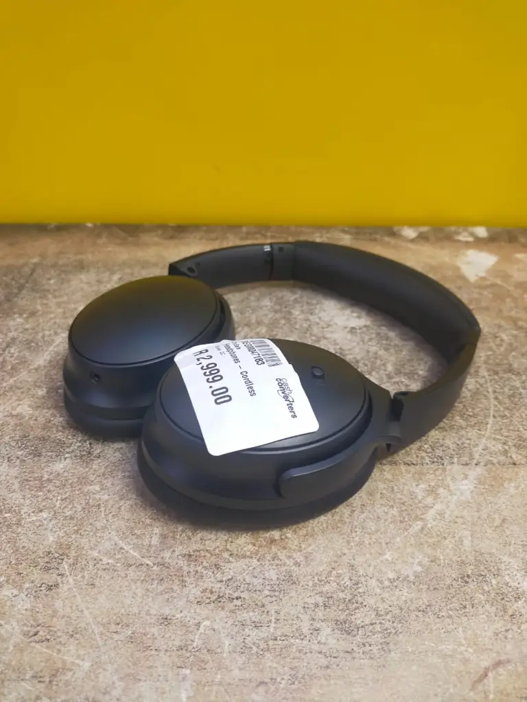 Bose Quietcomfort Wireless Over-Ear Noise Cancelling Headphones - Black - View 4