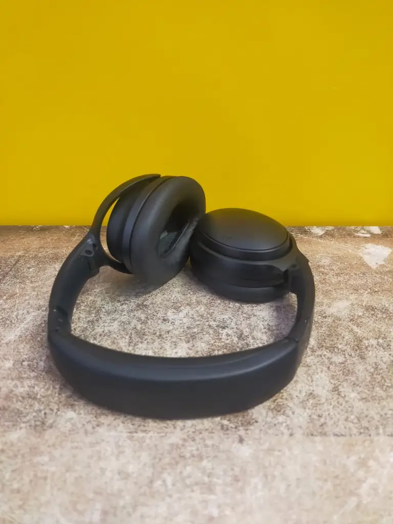 Bose Quietcomfort Wireless Over-Ear Noise Cancelling Headphones - Black - View 5