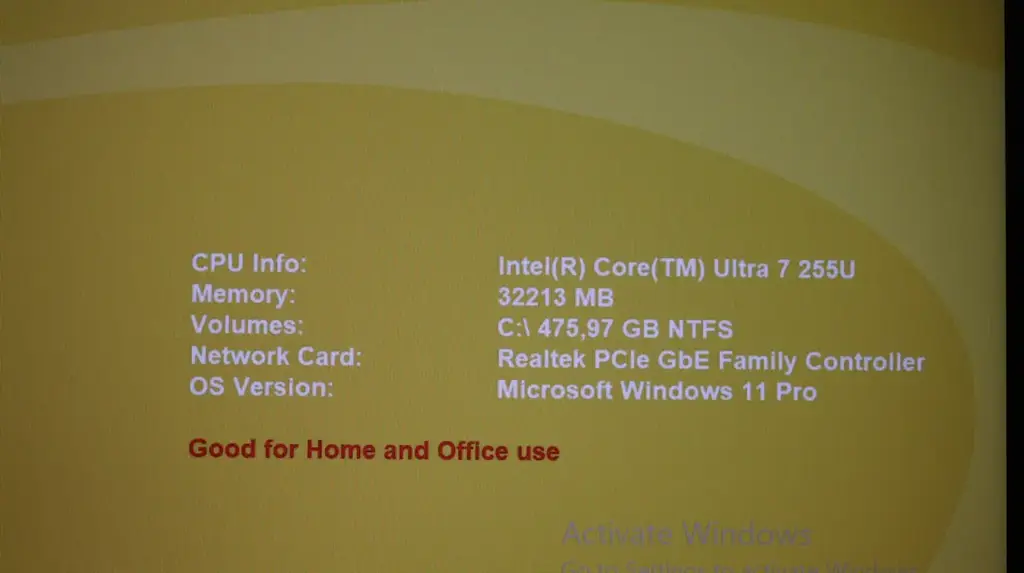 Dell Pro 14 Pc14250 Laptop - View 3