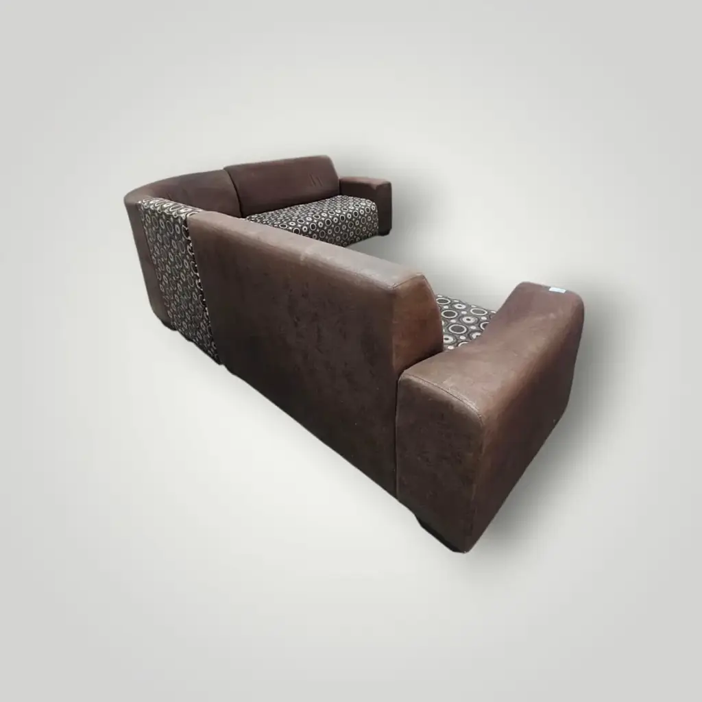 Corner Lounge Suite - View 2