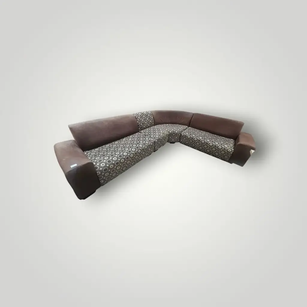 Corner Lounge Suite - View 4