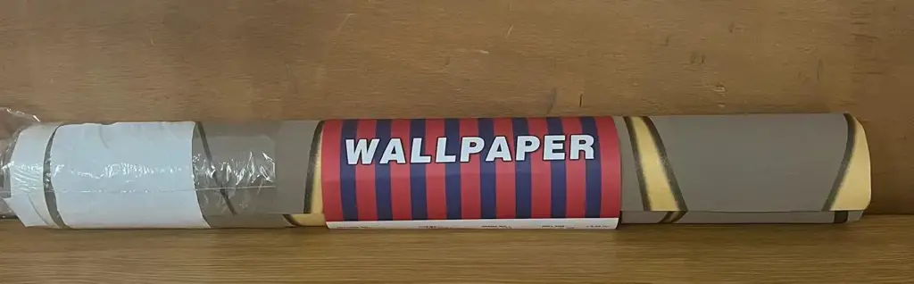 1 Roll Non-Woven Wallpaper- Brown - View 2