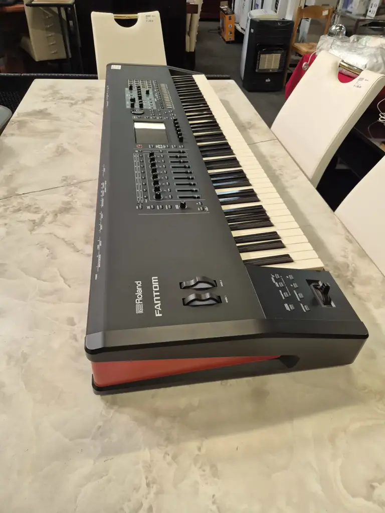 Roland Famtom-8 - View 3