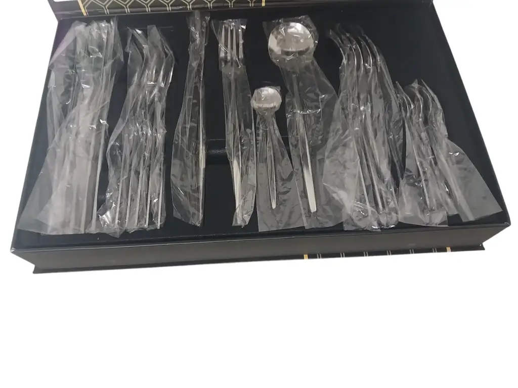 Condere Home 24-Piece High Quality Polished Cutlery Set - View 2