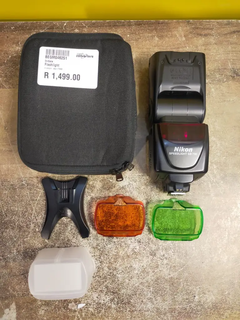 Nikon Sb-700 Speedlight Flash - View 2