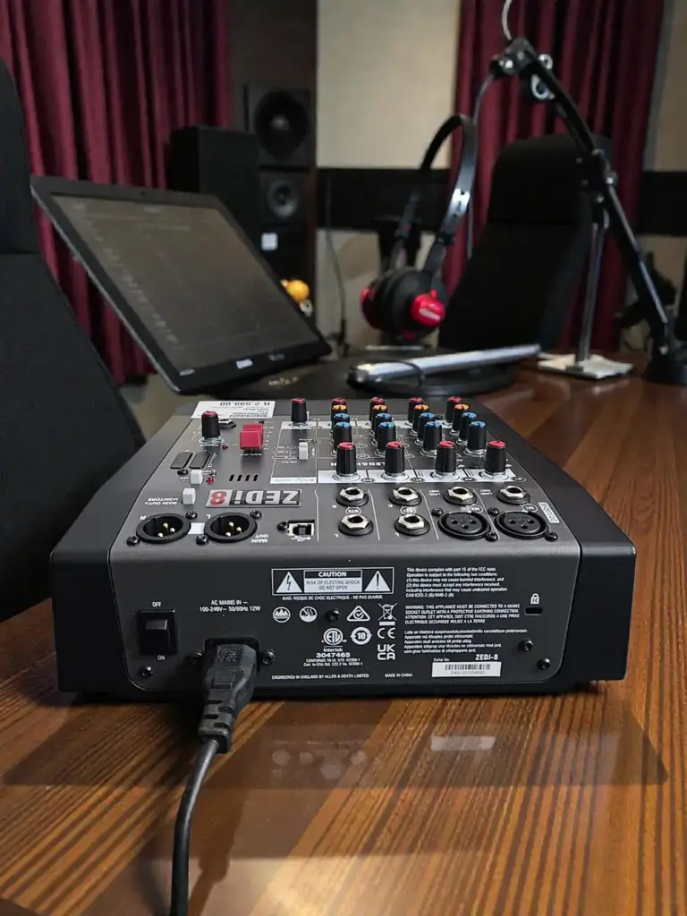 Allen & Heath Zedi-8 - Hybrid Compact Mixer - View 2