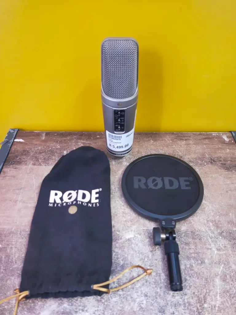 Rode Nt2-A - Studio Condenser Microphone - View 2