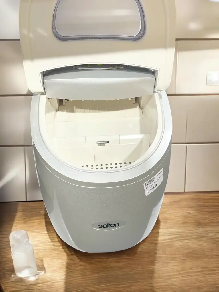 Salton Ice Maker - View 2