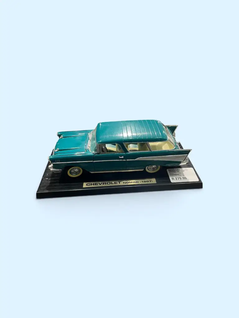 Road Tough Chevrolet Nomad 1957 1:18 Collections