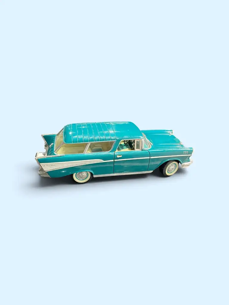Road Tough Chevrolet Nomad 1957 1:18 Collections - View 2