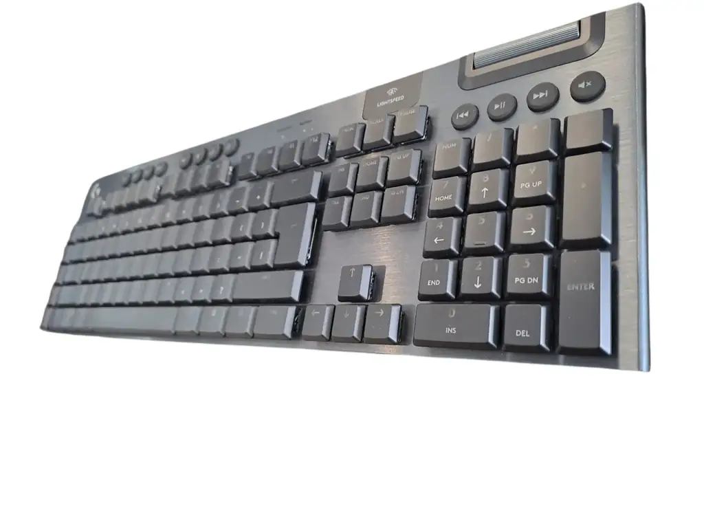 Logitech Wireless Keyboard - View 2