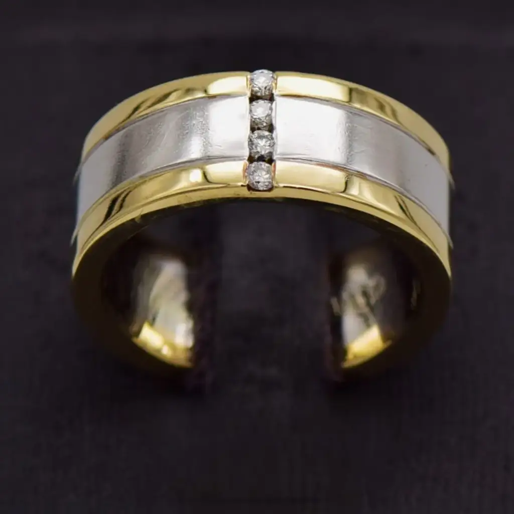 9ct Two Tone Gold Wedding Band Patterned - View 2
